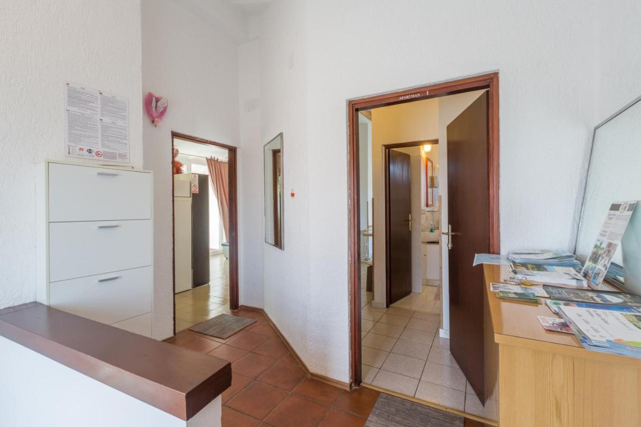 Apartments With A Parking Space Karigador, Novigrad - 2534 Buitenkant foto