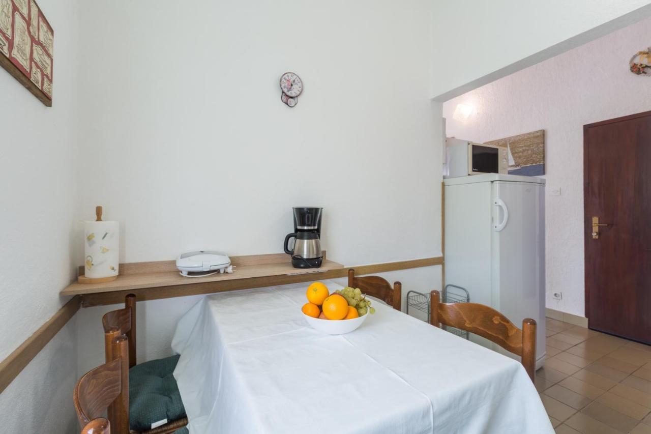 Apartments With A Parking Space Karigador, Novigrad - 2534 Buitenkant foto
